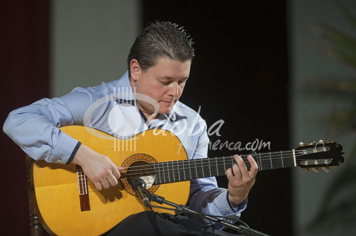 antonio_contiez_-_guitarrista_oficial_20120915_1236340606