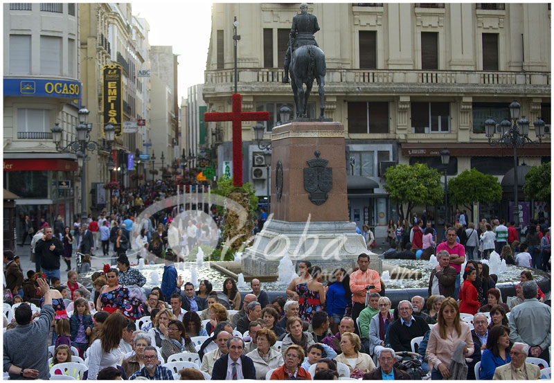 cruz_de_mayo_en_la_plaza_de_las_tendillas_1_20120502_1952640956