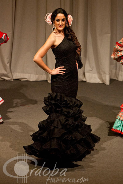 ii_pasarela_de_moda_flamenca_sembrando_esperanza_19_20120321_1238777811