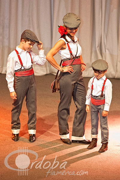 ii_pasarela_de_moda_flamenca_sembrando_esperanza_2_20120321_1070466001