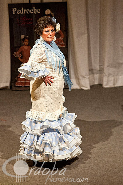 ii_pasarela_de_moda_flamenca_sembrando_esperanza_32_20120321_1077087451