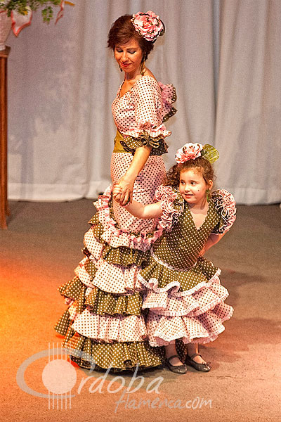 ii_pasarela_de_moda_flamenca_sembrando_esperanza_3_20120321_2090506715