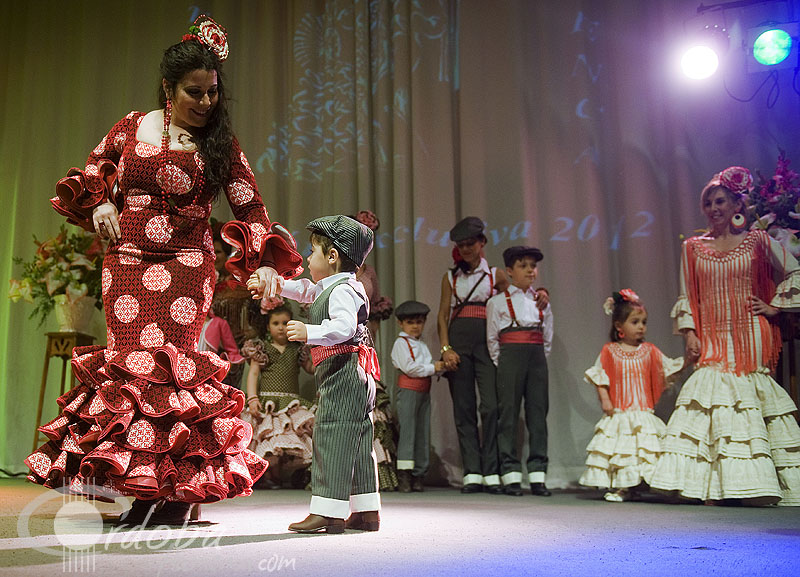 ii_pasarela_de_moda_flamenca_sembrando_esperanza_48_20120321_1065506573