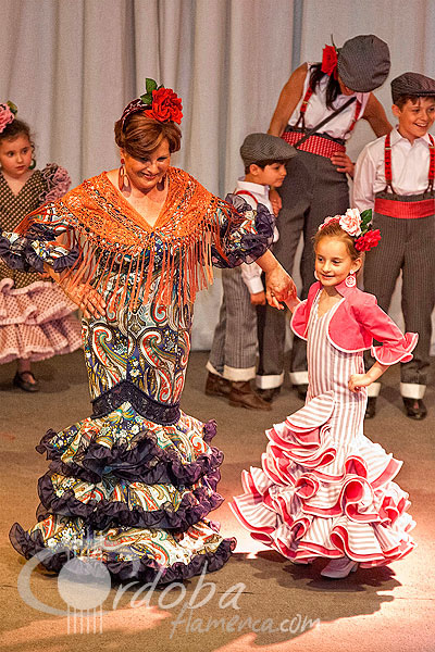 ii_pasarela_de_moda_flamenca_sembrando_esperanza_4_20120321_1820503338