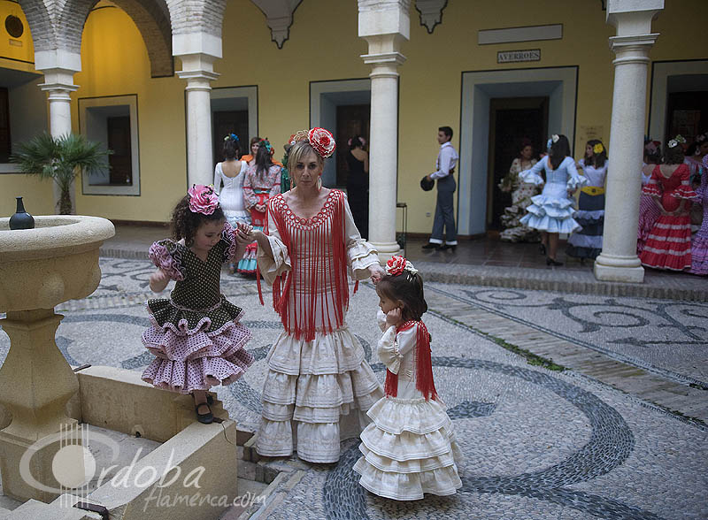 ii_pasarela_de_moda_flamenca_sembrando_esperanza_50_20120321_1287617257