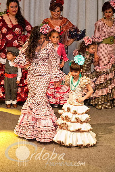 ii_pasarela_de_moda_flamenca_sembrando_esperanza_7_20120321_1469892083