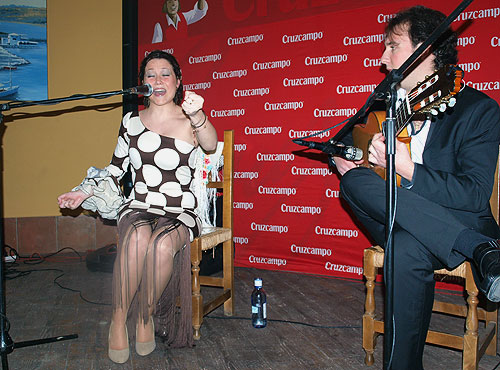 amparo_ramos_y_jos_toms_jimnez_en_la_bodega_moriles_20120224_1996989421