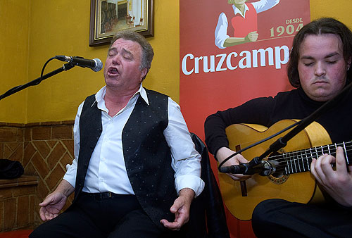 salako_de_crdoba_y_david_navarro_en_la_taberna_moriles_iii_20120207_2096771952