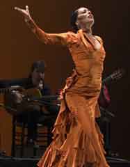 lola perez, bailaora de flamenco de cordoba