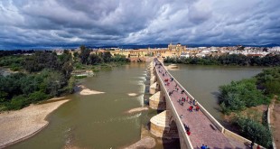 Puente Romano de Córdoba - Visitas guiadas a Córdoba - Córdoba a Pie -. Tour en Córdoba - Córdoba monumental - Tour por Casco Histórico de Córdoba