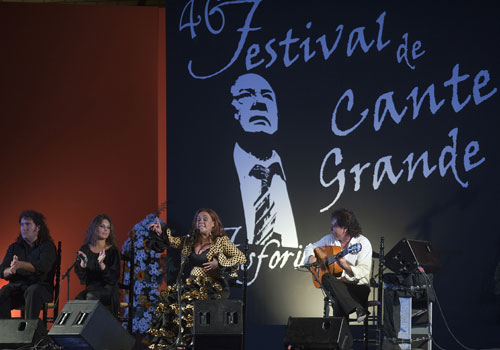 Manuela Cordero y Antonio Carrión, en uno de los momentos de su actuación en la edición de este año. Foto: Toni Blanco.