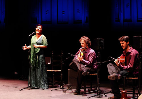La cantaora Carmen Linares, en una de sus actuaciones. Foto: Paco Manzano.