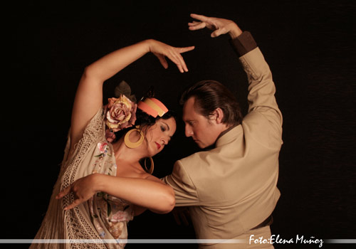 El Ballet Flamenco de Lina Vera y Manuel Criado estrena su último espectáculo 'La danza le baila a la copla. Foto: Elena Muñoz.