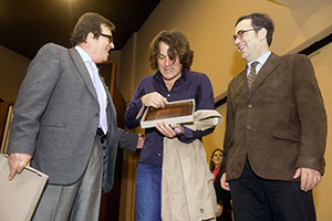 David Peña Dorantes recibe el reconocimiento del Conservatorio de Córdoba. Foto: Toni Blanco.