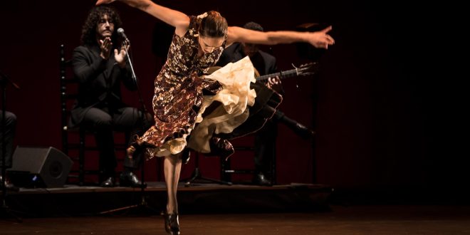 Florencia Oz', en uno de los momentos de su actuación en la fase final del Concurso Nacional de Arte Flamenco de Córdoba 2019. Foto: M. Valverde.
