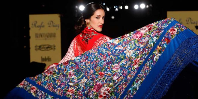 Nueva colección del modisto Rafa Díaz y la firma de mantones Juan Foronda en la pasarela de moda flamenca We love Flamenco 2020. Foto: Chema Soler.