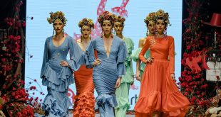 Nueva colección de trajes de flamenca de Degitana en la Pasarela Flamenca de Jerez. Foto: Christian Cantizano.