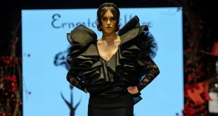 Nueva colección de trajes de flamenca de Ernesto Sillero en la Pasarela Flamenca de Jerez 2020. Foto: Christian Cantizano.