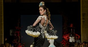 Nueva colección de trajes de flamenca de Teresa Ninú en la Pasarela Flamenca de Jerez 2020. Foto: Christian Cantizano.