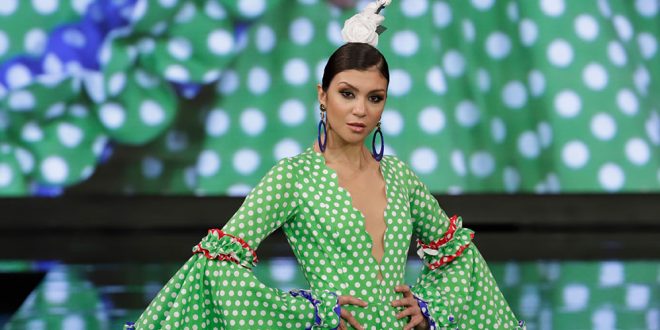 Nueva colección de trajes de flamenca de Cristo Báñez en Simof. Foto: Chema Soler.