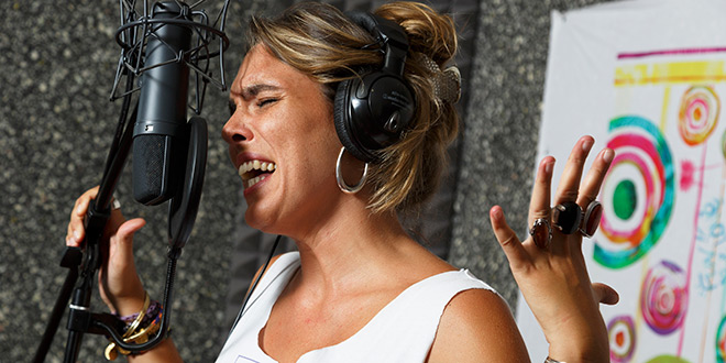 La cantaora Lourdes Pastor en un momento de la grabación del disco 'Palabras para Julia'.