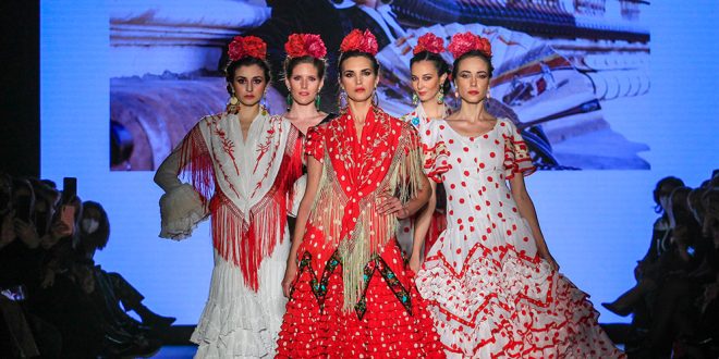 We love flamenco 2022. Delia Núñez. Trajes de flamenca y complementos. Moda flamenca