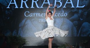 We love flamenco 2022. Carmen Acedo. Trajes de flamenca y complementos. Moda Flamenca.