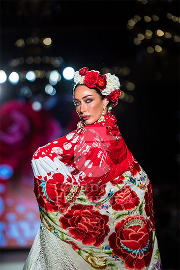 We love flamenco 2022. Juan Foronda y Rafa Díaz. Trajes de flamenca y complementos. Moda Flamenca