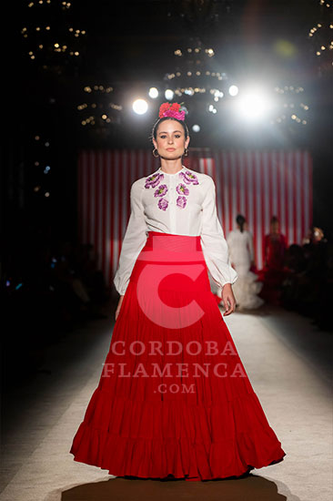We love Flamenco 2022. José Hidalgo. Pasarela de moda flamenca. Trajes de flamenca y complementos.