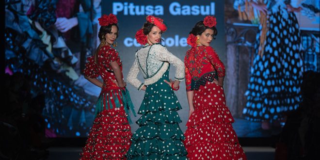 We love flamenco 2022. Pitusa Gasul. Trajes de flamenca y complementos. Moda flamenca