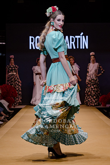 Pasarela Flamenca de Jerez 2022. Rocío Martín. Moda flamenca. Trajes de flamenca y complementos