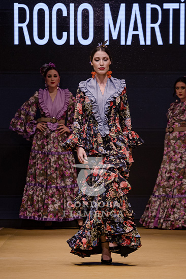 Pasarela Flamenca de Jerez 2022. Rocío Martín. Moda flamenca. Trajes de flamenca y complementos