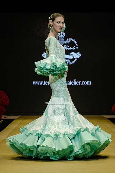 Pasarela Flamenca de Jerez 2022. Teresa Ninu. Moda flamenca. Trajes de flamenca y complementos