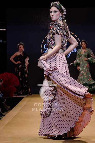 asarela Flamenca de Jerez 2022. Inma Castrejon, Luisa Reyes e Isabel Avedú. Moda flamenca. Trajes de flamenca y complementos