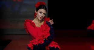 Simof 2022. Cristina Vázquez. Moda flamenca. Trajes de flamenca y complementos.