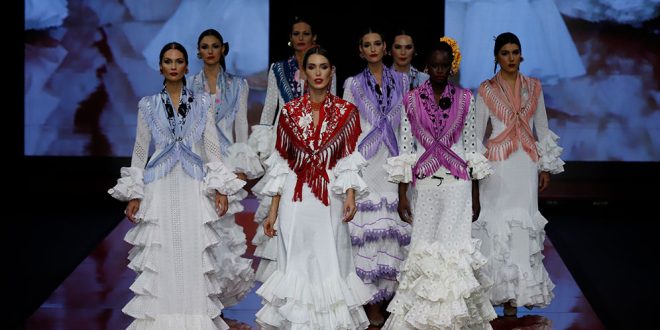 Monica Cierto reinado Simof 2022 | Mi Abril | Moda flamenca