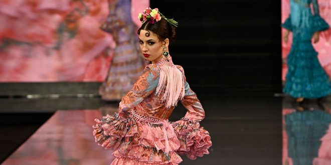 Pilar Vera. Simof 2023. Moda flamenca. Trajes de flamenca y complementos