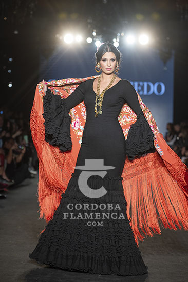 We love flamenco 2023. Carmen Acedo. Moda flamenca. Trajes de flamenca y complementos.