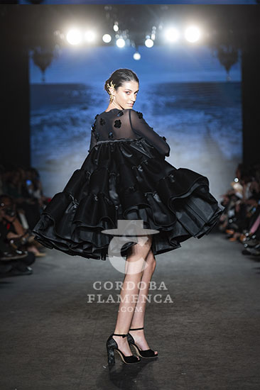 We love flamenco 2023. Johanna Calderón. Moda flamenca. Trajes de Flamenca y complementos