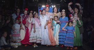 We love flamenco 2023. Desfile infantil. Moda Flamenca. Trajes de flamenca y complementos.