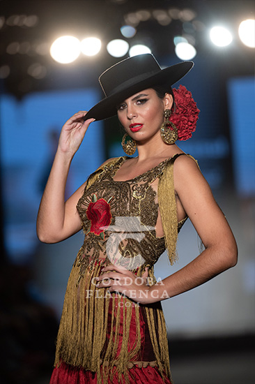 We love flamenco 2023. Pitusa Gasul. Moda flamenca. Trajes de flamenca y complementos.