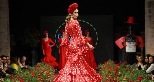 Luisa Reyes. Pasarela Flamenca de Jerez 2023. Moda flamenca. Trajes de flamenca y complementos.