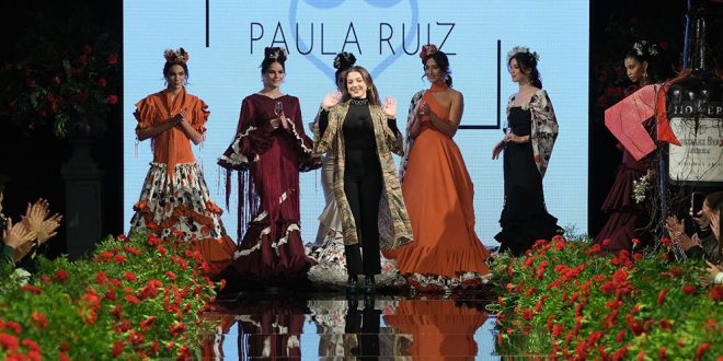 Paula Ruiz. Ganadora Certamen Diseñadores Noveles Pasarela Flamenca de Jerez 2023. Moda flamenca. Trajes de flamenca y complementos