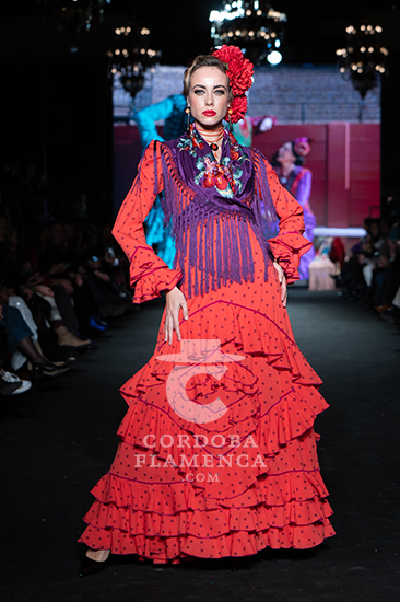 We love flamenco 2024. Rocío Olmedo. Moda flamenca. Trajes de flamenca. Complementos de flamenca.