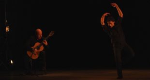 Miguel Trápaga y Valeriano Paños, en el espectáculo 'Danza para guitarra'. Foto: Festival de la Guitarra de Córdoba.
