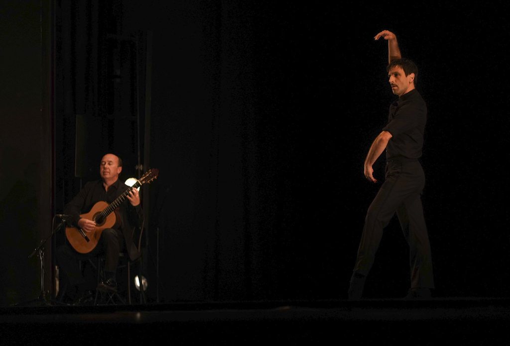 Miguel Trápaga y Valeriano Paños, en el espectáculo 'Danza para guitarra'. Foto: Festival de la Guitarra de Córdoba.