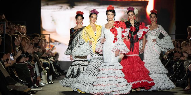 We love flamenco 2025. Carmen Acedo. Moda flamenca. Trajes de flamenca. Complementos de flamenca.